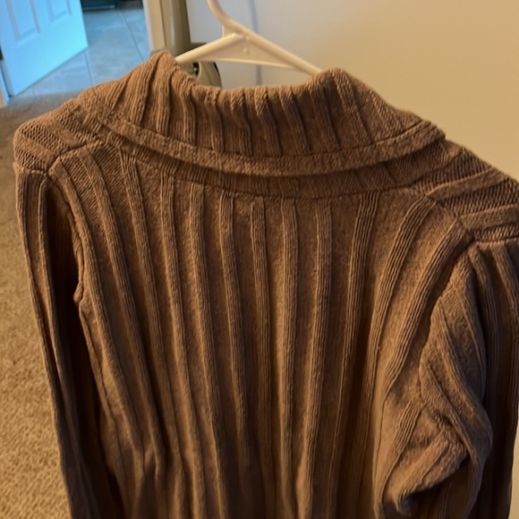 Sweater from the Gap - Picture 5 of 6
